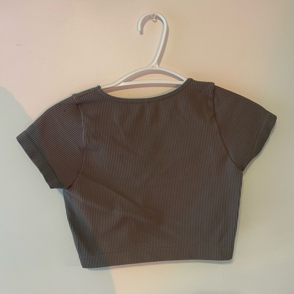 Garage Stacie Seamless V-Neck Tee - Picture 2 of 3